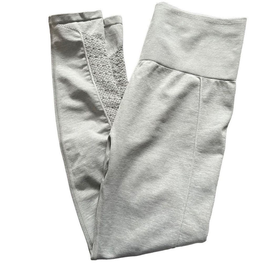 Fabletics light gray leggings size small - Picture 3 of 6